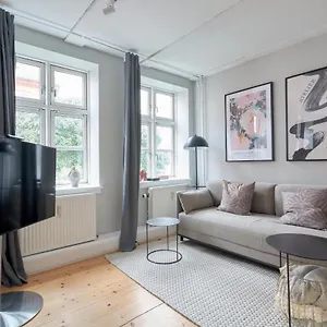Apartment Cozy In By Marble Church, Copenhagen