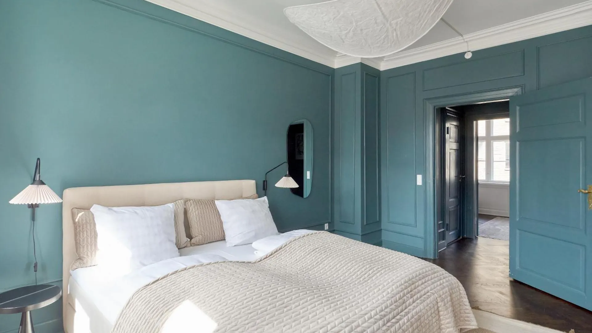 Large 4 Bedroom With Balcony & Bathtub In Cph City Copenhagen Apartment
