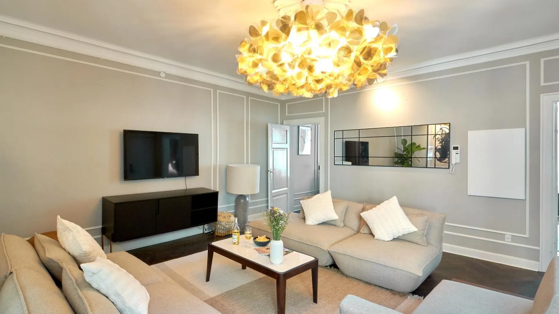 Large 4 Bedroom With Balcony & Bathtub In Cph City Copenaghen